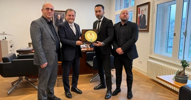AKİB yönetiminden Amsterdam Başkonsolosu na ziyaret Kayseri Haberleri