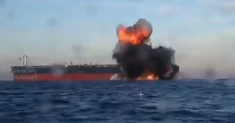 Ukrayna istihbaratı, Kocaeli açıklarındaki Rus gemilerini vurduğu anları paylaştı Sözcü Gazetesi