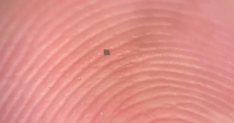 Geleceğin tıbbı başladı: Tuz tanesi boyutunda mikro robotlar geliyor!