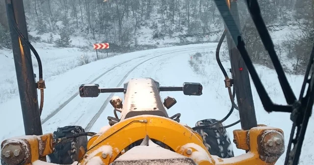 Kar yağışının etkili olduğu Bilecik te ekipler sahada Bilecik Haberleri