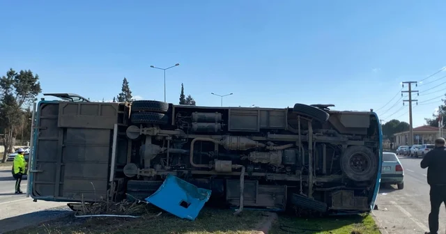 Kahramanmaraş ta halk otobüsü ile hafif ticari aracın çarpıştığı kazada 17 kişi yaralandı Kahramanmaraş Haberleri