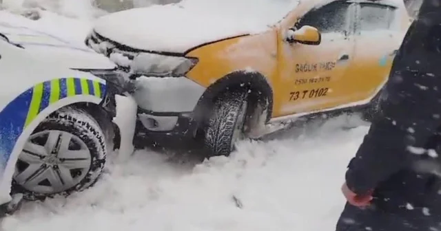 Şırnak ta yoğun kar ve buzlanma zincirleme kazaya neden oldu Şırnak Haberleri