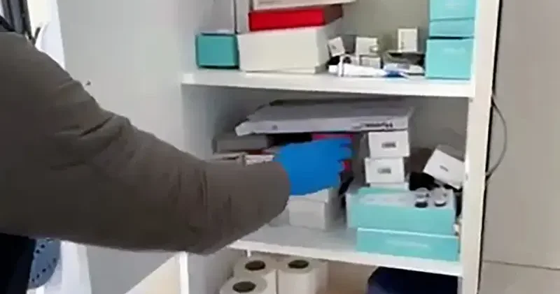 Adana da ruhsatsız 2 muayenehaneye operasyonda 3 gözaltı