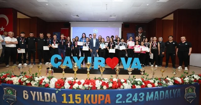 Çayırovalı sporcular 2025 te 354 madalya ve 14 kupa kazandı Kocaeli Haberleri