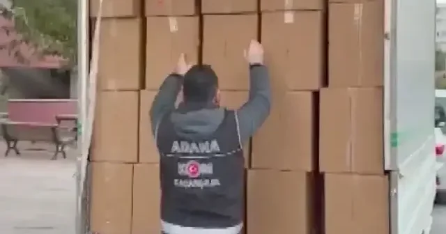 Adana da polis ekiplerinden dev baskın: Tam 11 milyon adet gümrük kaçağı makaron ele geçirildi VİDEO İZLE