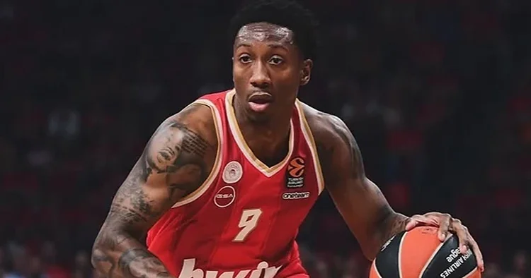 Saben Lee sezon sonuna kadar Anadolu Efes te!