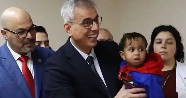 Bakan Memişoğlu Kahire de Filistinli hastaları ziyaret etti VİDEO İZLE