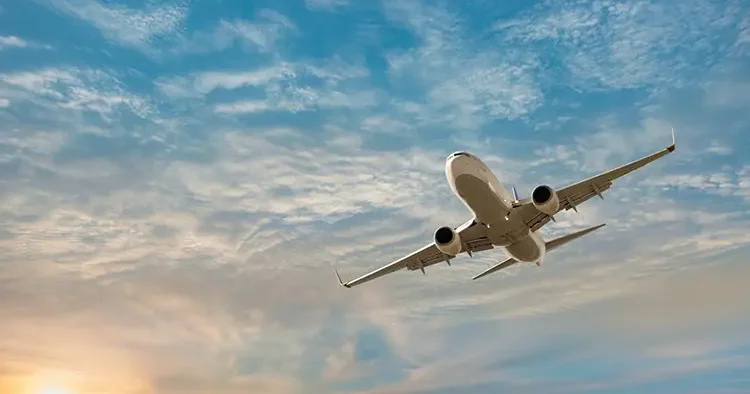 Uçaklara lazer tutanlar yandı! Sivil havacılıkta 2026 da uygulanacak idari para cezaları belli oldu