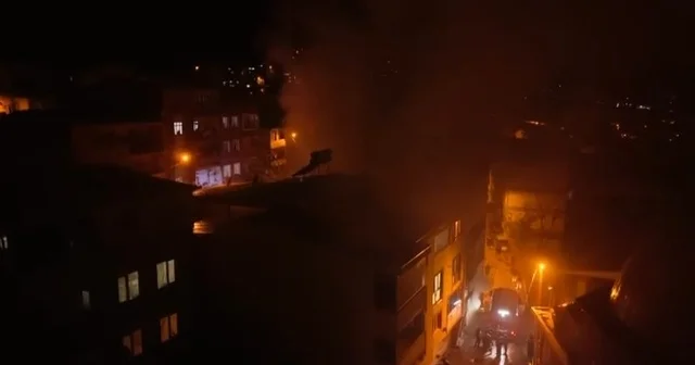 Bursa da apartmanın deposunda çıkan yangın paniğe neden oldu: 1 kişi hastaneye kaldırıldı Bursa Haberleri