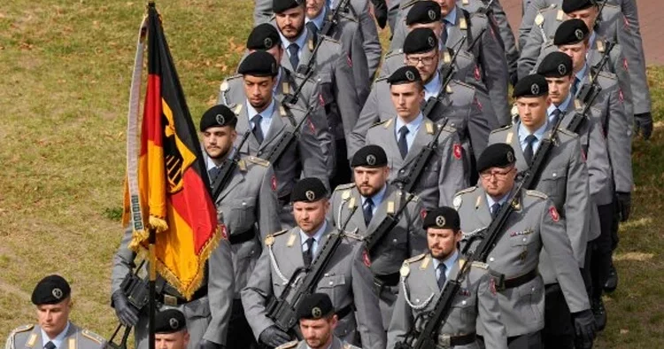Alman ordusunda kapsamlı soruşturma: Komuta kademesi hedefte