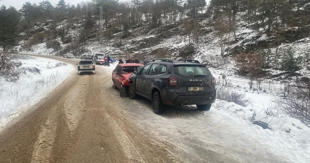 Bilecik te otomobillerin çarpıştığı kazada 4 kişi yaralandı Bilecik Haberleri