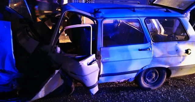 Direksiyon hakimiyeti kaybolan araç yoldan çıktı 4 yaralı Aydın Haberleri