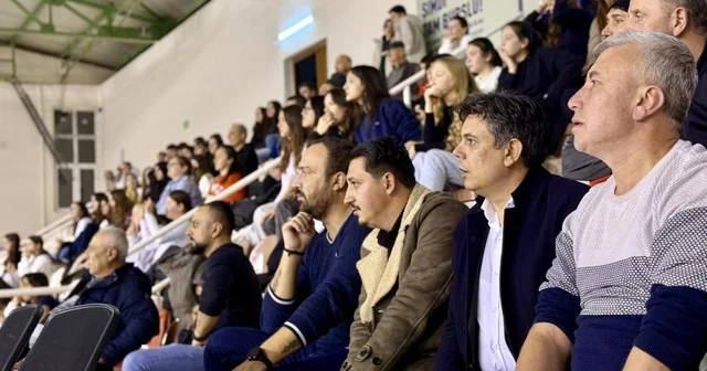 Başkan Durgut tan Söğütspor Voleybol Takımına tribün desteği Bilecik Haberleri