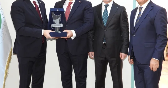 DAİMFED den hastaneye 15 konteyner medikal ve sarf malzemesi desteği Adana Haberleri