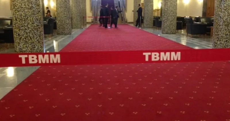 AKP de Sırada kimler var paniği! Operasyonların ardından kulisler yangın yeri