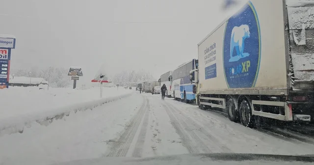 Zonguldak Ankara yolunda trafik kilitlendi Bolu Haberleri