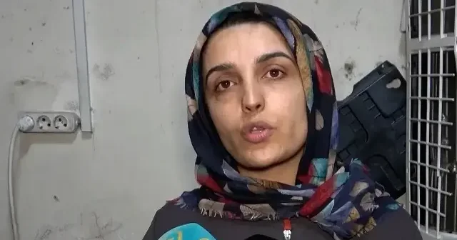 Oyun bağımlısı koca ayrı yaşadığı eşinin ve çocuklarının evini basıp tüm eşyalarını böyle kırdı VİDEO İZLE