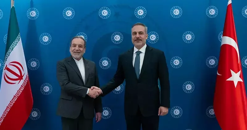 Dışişleri Bakanı Fidan, İran Dışişleri Bakanı Arakçi ile bir araya geldi