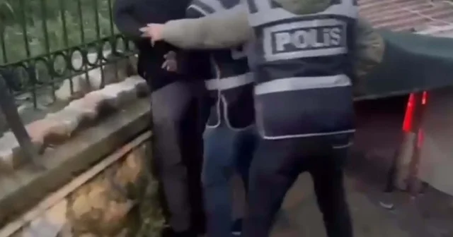 Firari hükümlü, saklandığı kümeste öksürünce yakalandı İzmir Haberleri