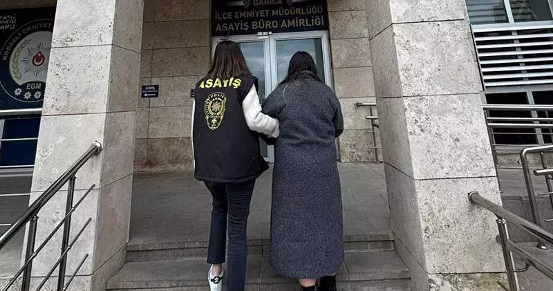 Otel odasında bıçaklı gaspa tutuklama