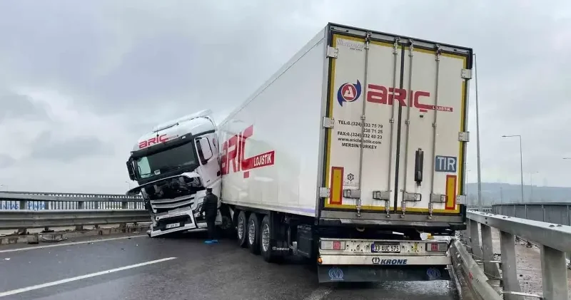 Kontrolden çıkan tır otoyolda makasladı Kocaeli Haberleri