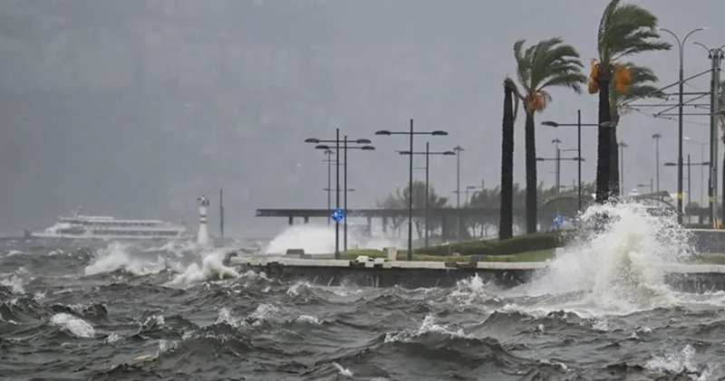 İzmir de vapur seferleri iptal edildi