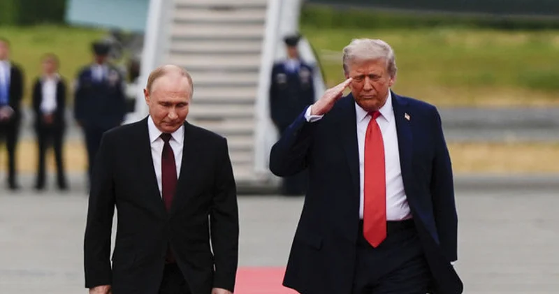 Beyaz Saray da yenilenen salonda Trump ve Putin in birlikte fotoğrafı yer alıyor Dış Haberler