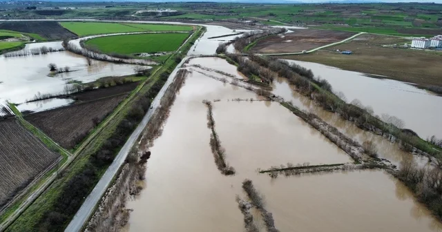 Metrekareye 60 kilogram yağış düşen Edirne de, Tunca Nehri nde su seviyesinde kritik artış Edirne Haberleri