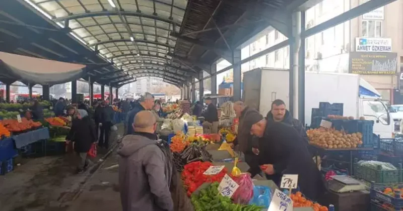 Pazarda zam şampiyonu salatalık