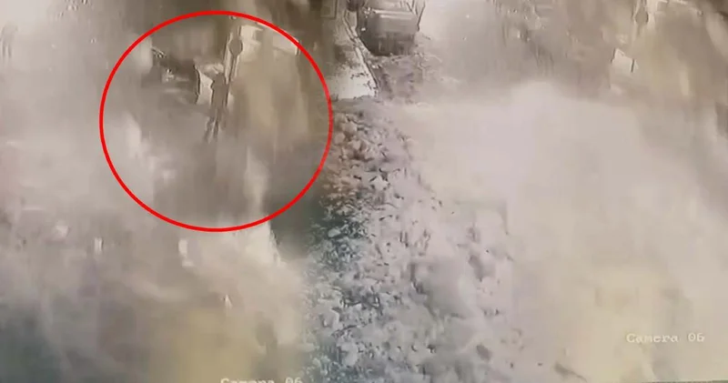 Kar kütlesinin altında kalmaktan kıl payı kurtuldular!