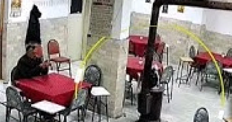 Kolonya döktüler, çakmak çaktılar!