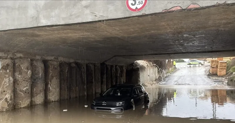 Edirne’yi sağanak yağış vurdu!