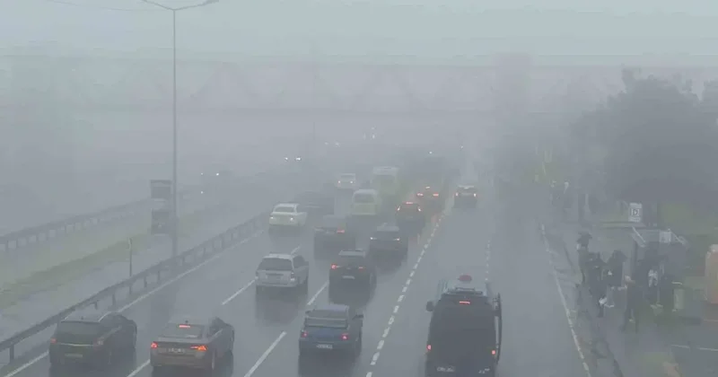 Büyükçekmece’de aniden bastıran sis nedeniyle görüş mesafesi düştü