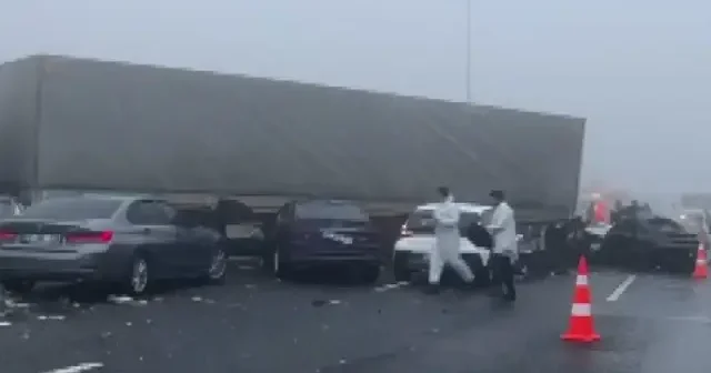 Tarsus Adana Gaziantep Otoyolu nda feci kaza: 10 araç birbirine girdi VİDEO İZLE