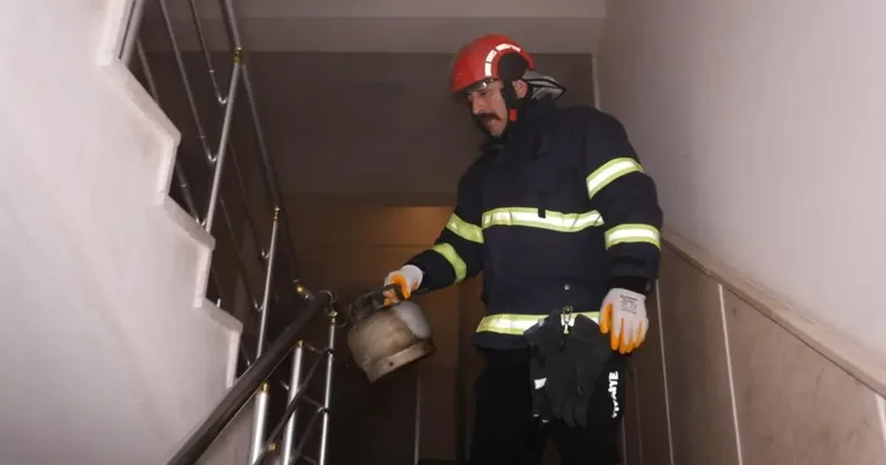 Tüpten tüpe gaz dolumu yaparken evi yaktı
