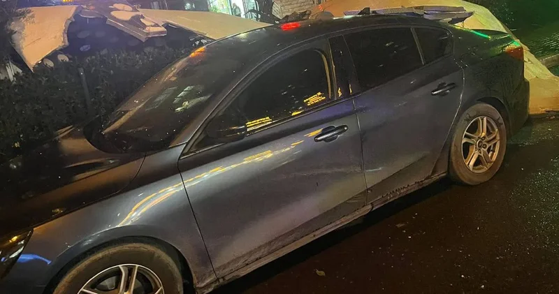 İstanbul’da fırtına: 15 katlı binanın dış cephesi uçtu!