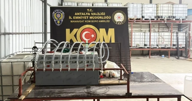 Antalya da son 1 haftada suç işleme amacıyla örgüt kurma ve kaçakçılık suçlarından 14 kişi tutuklandı Antalya Haberleri