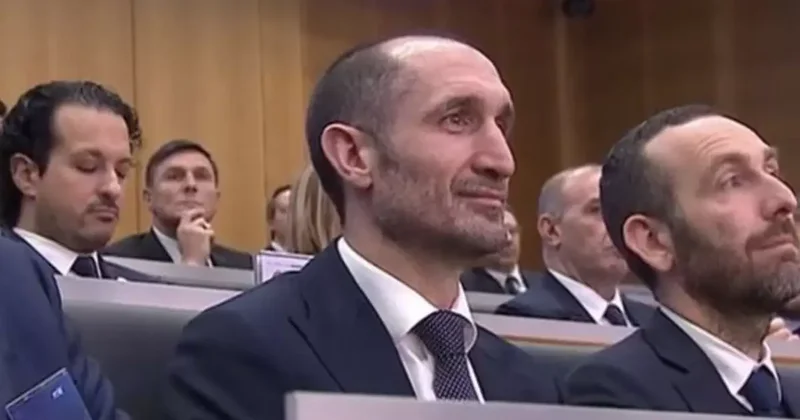 Kuradan Galatasaray ın çıktığını gören Chiellini nin bakışı olay oldu