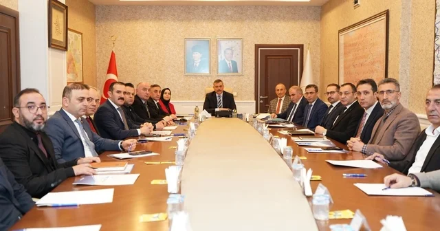 Başkan Özakalın, il istihdam ve mesleki eğitim kurulu toplantısına katıldı Erzurum Haberleri