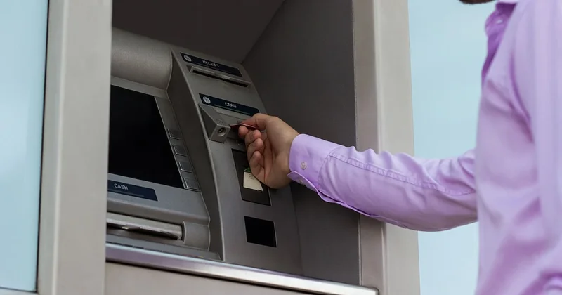 Parayı öde veya hapse gir dediler: Banka hatasıyla gelen serveti harcayan adamı hapis yatmak bile kurtaramadı Sözcü Gazetesi