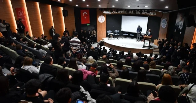 Kayseri kütüphanelerine üye sayısı 378 bin Kültür ve Turizm Bakan Yardımcısı Dr. Batuhan Mumcu : Kütüphaneler; yarının güçlü Türkiye sini inşa edecek nesillerin yetiştiği en sağlam zeminlerdir Kayseri Haberleri