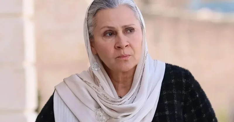 Uzak Şehir in Sadakat i ilk kez anlattı: Vücudundaki 8 dövmenin sırrı dikkat çekti Sözcü Gazetesi