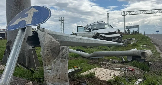 Diyarbakır da okul servisi kaza yaptı: 13 ü öğrenci 15 yaralı Diyarbakır Haberleri