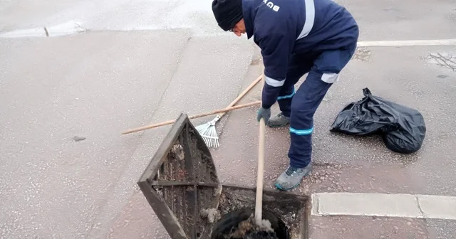Kocaeli de su baskınlarına karşı mazgal ve menfez temizliği aralıksız sürüyor Kocaeli Haberleri