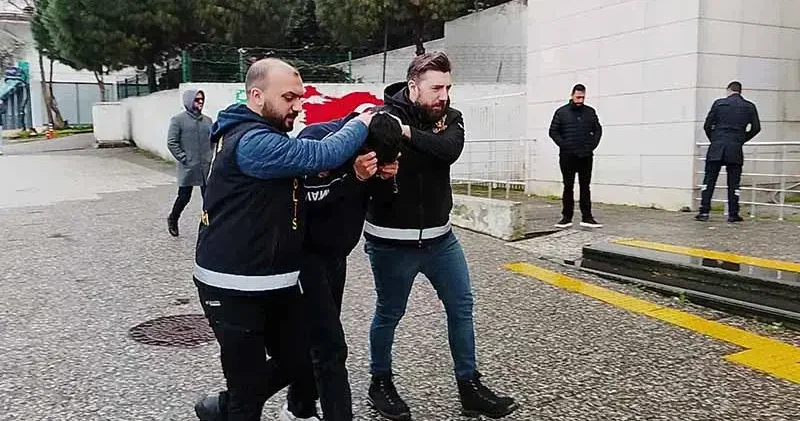 Silivri de ehliyet sınavı komisyon üyesine saldıran baba ve oğlu tutuklandı