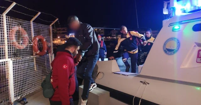 Denizin ortasında zamanla yarış Gemide rahatsızlanan şahsa sahil güvenlikten hayat kurtaran müdahale Muğla Haberleri