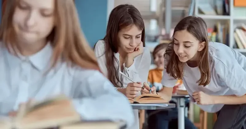 Geleceğin öncüleri için yeni bir başlangıç: DCF Kız Akademisi kapılarını açtı Hayat Haberleri