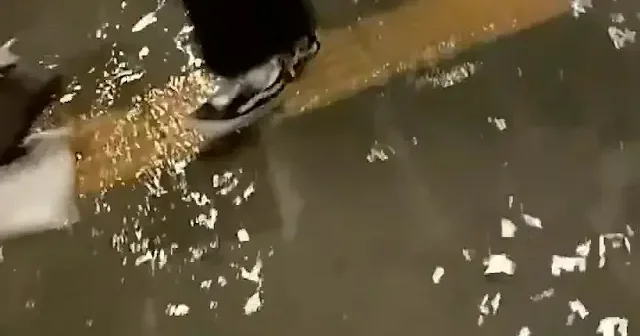 Mecidiyeköy metrosu göle döndü: İşe giden vatandaşlar zor anlar yaşadı VİDEO İZLE