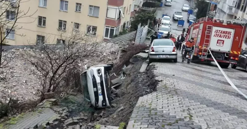 Üsküdar’da korku dolu anlar: Yol çöktü, araç içine düştü