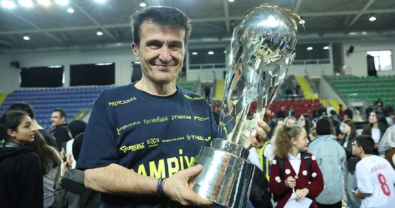 Fenerbahçe yollarını resmen ayırdı: İlk tepki Hulusi Belgü den geldi